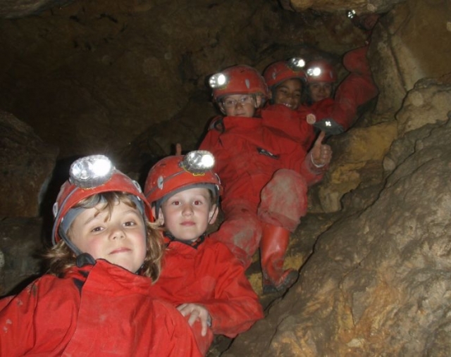  Espeleología con niños